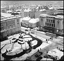 Площадь Республики зимой. Слева - Народный музей, справа - Народный театр.